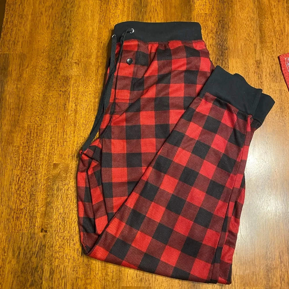 Fruit of the loom, buffalo plaid long Johns. Size small